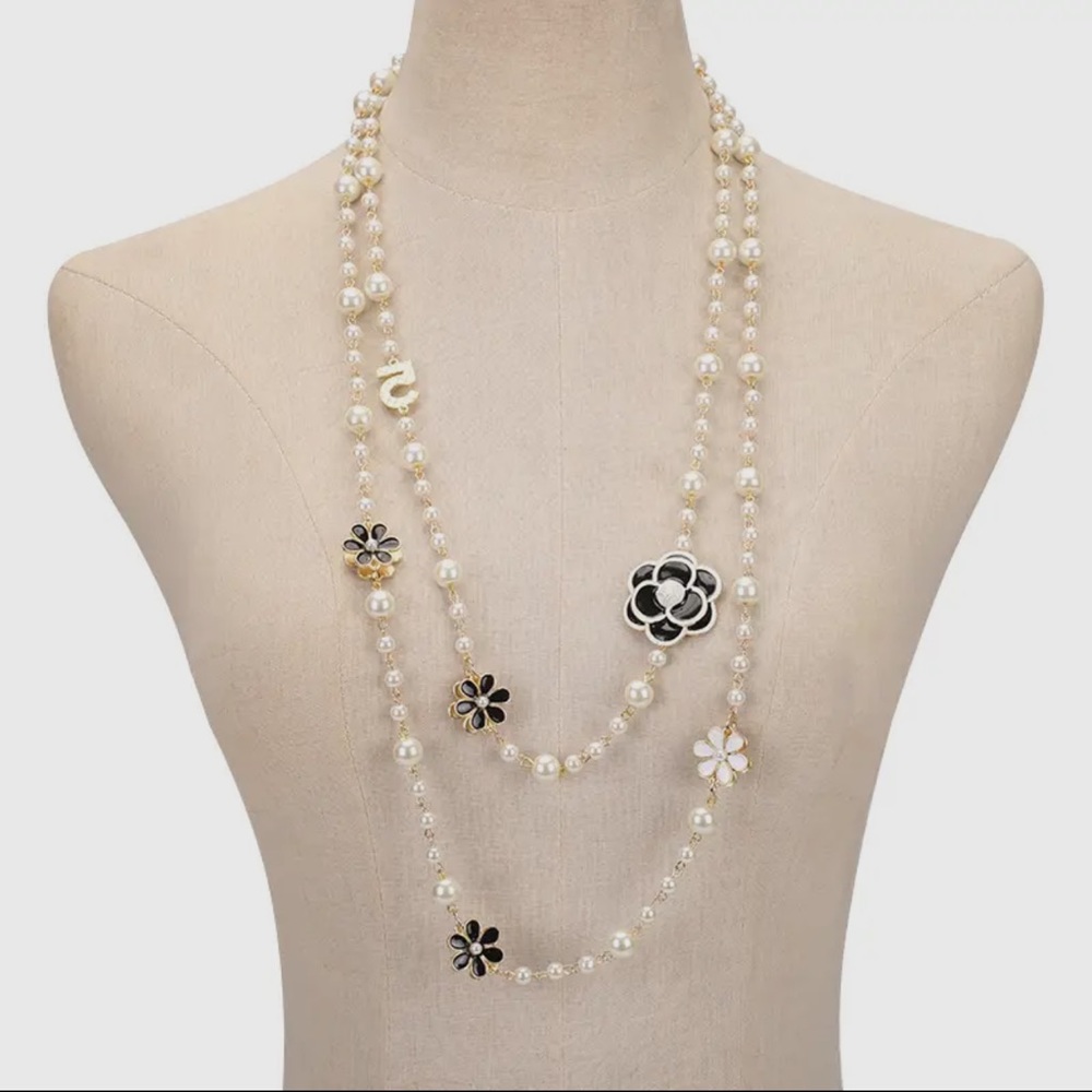 Made in France Chic Chunky Pearl Necklace - Picture 2 of 3